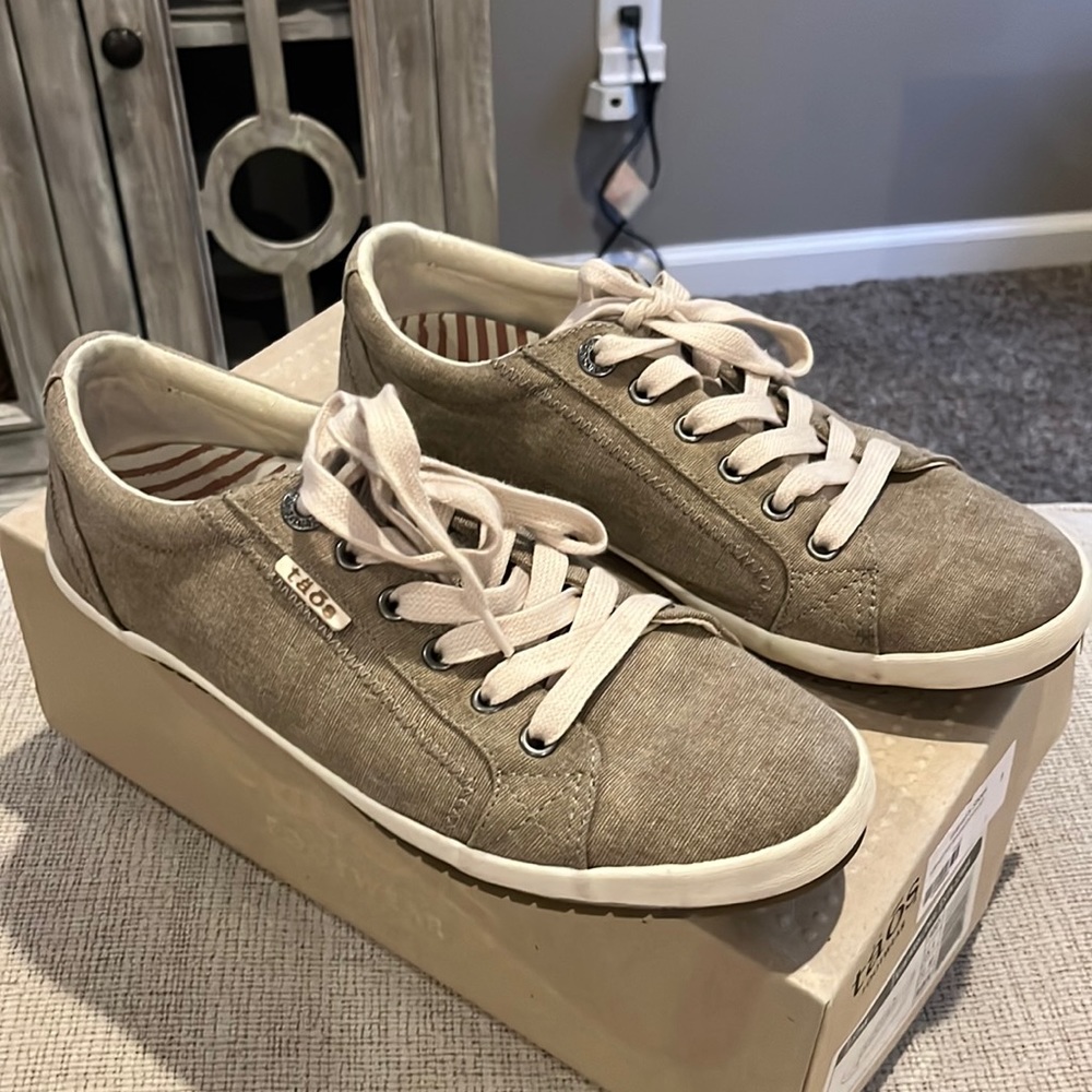 Taos star khaki wash canvas sneaker in very good used condition